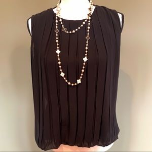 Calvin Klein sleeves top